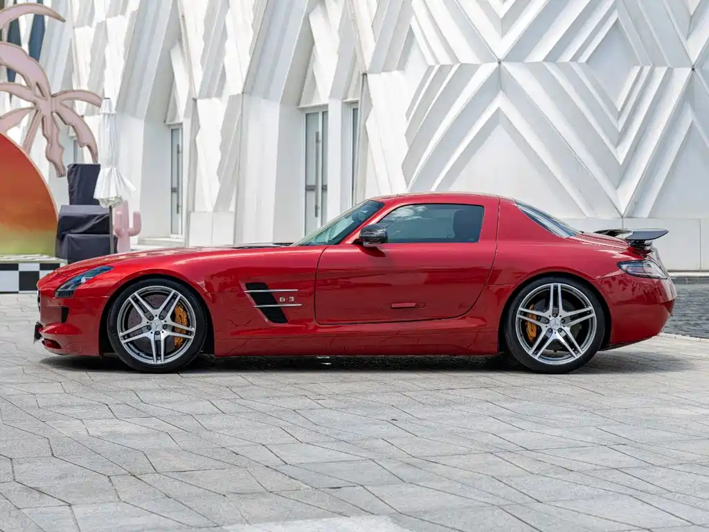 Mercedes-Benz SLS AMG — миниатюра 7