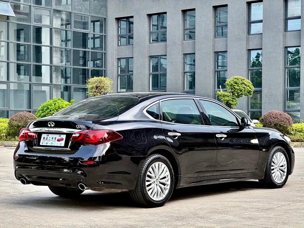 Infiniti Q70 — миниатюра 9