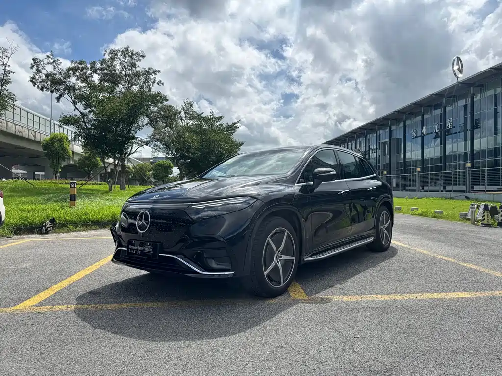 Mercedes-Benz EQS SUV
