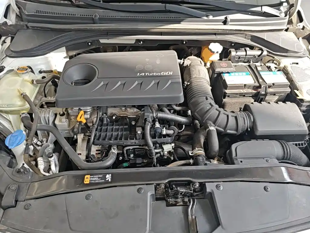 Hyundai Elantra — миниатюра 20
