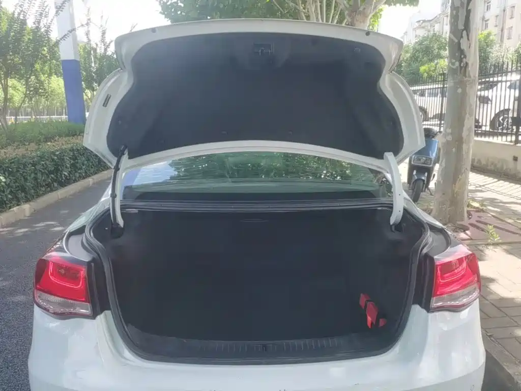 Chevrolet Malibu — миниатюра 19