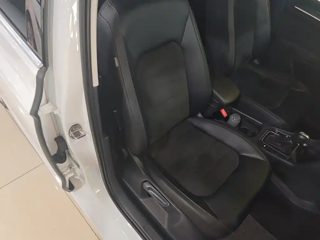 Volkswagen Golf Sportsvan — миниатюра 25
