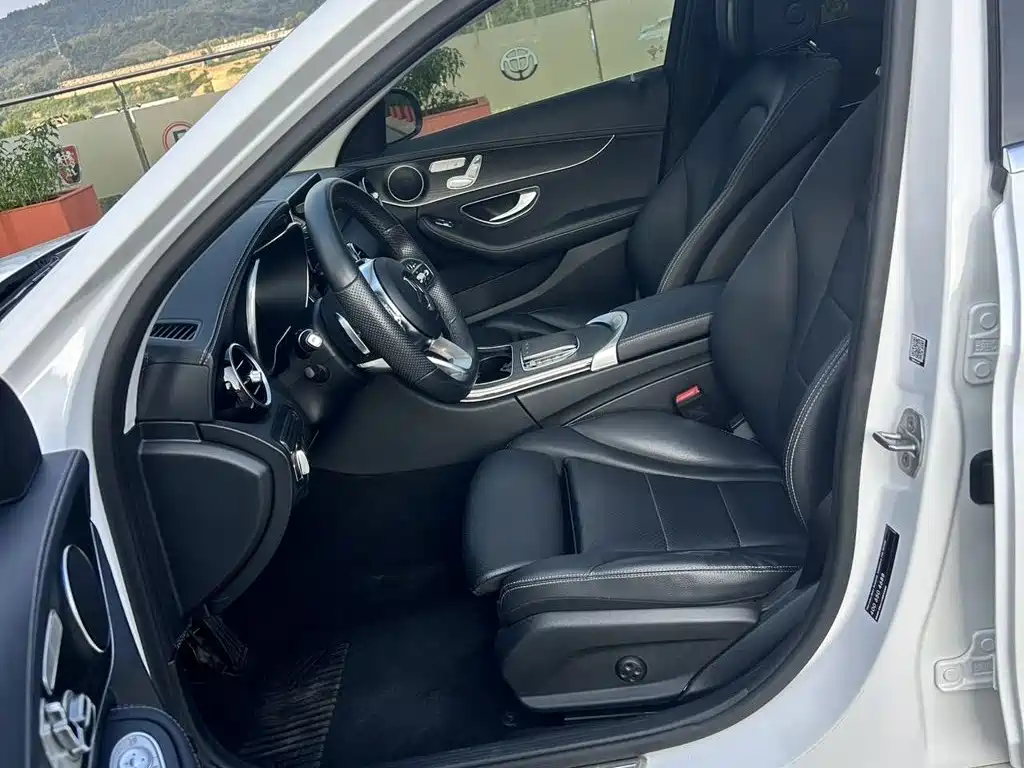 Mercedes-Benz C-Class — миниатюра 9