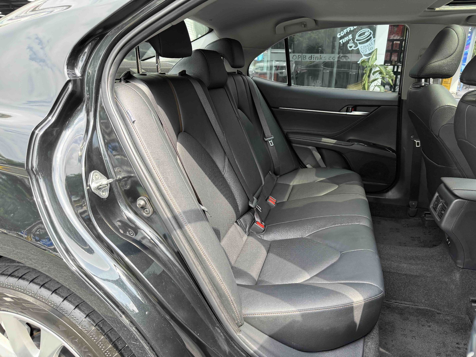 Toyota Camry — миниатюра 17