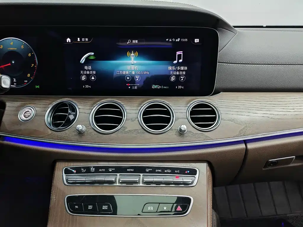Mercedes-Benz E-Class — миниатюра 17