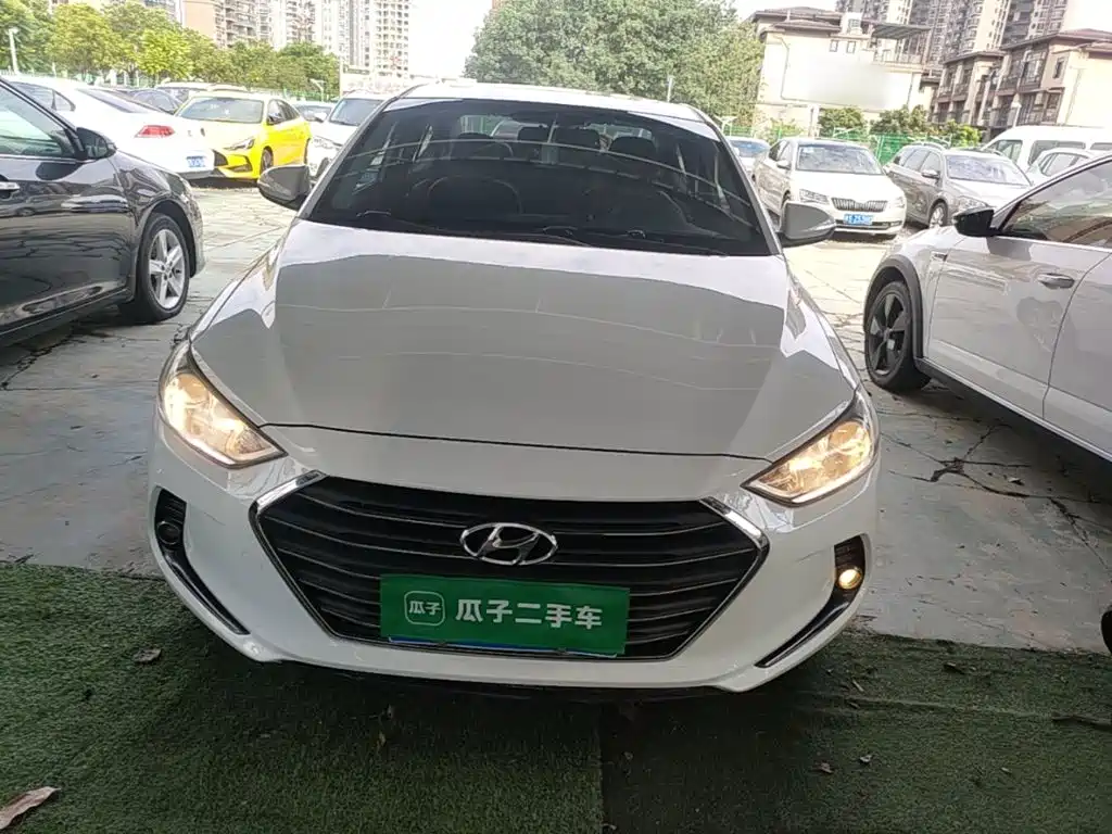 Hyundai Elantra — миниатюра 3