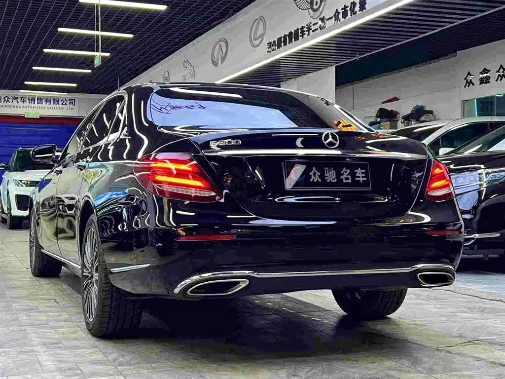 MERCEDES-BENZ E CLASS