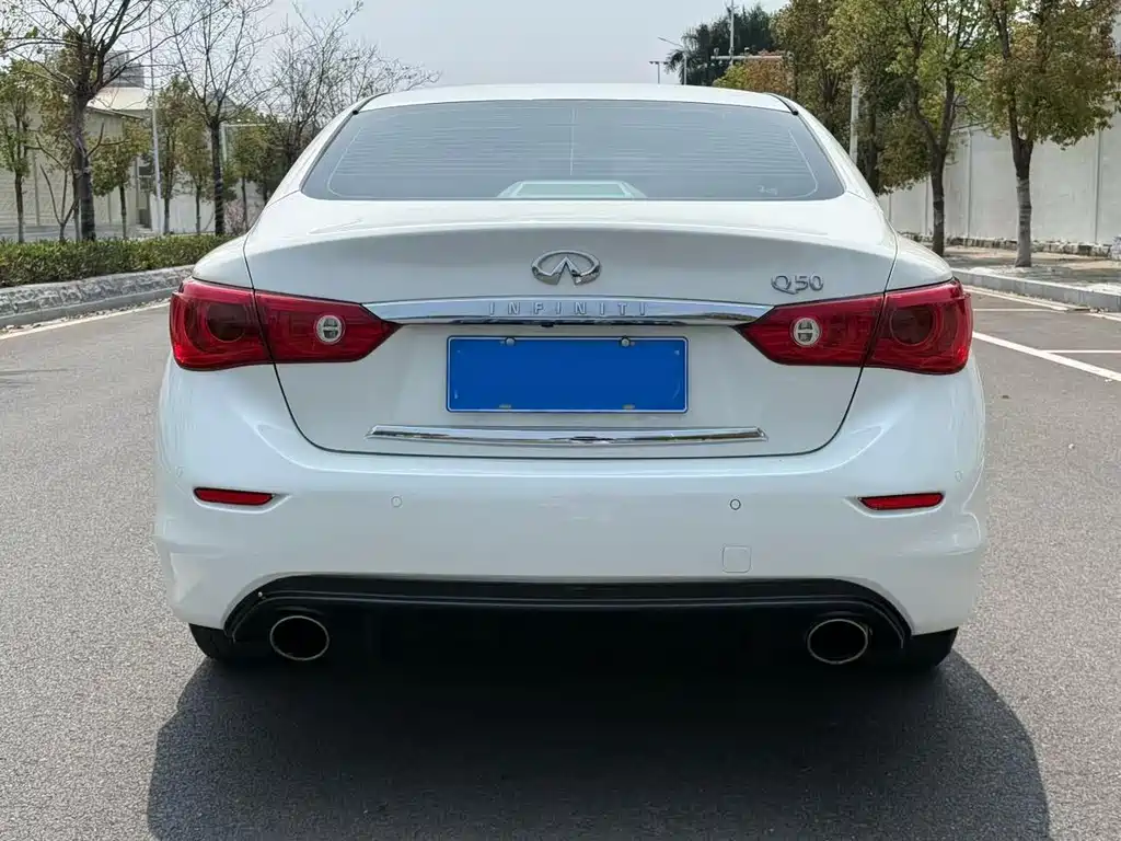 Infiniti Q50 2.0T Luxury Edition, фото 6