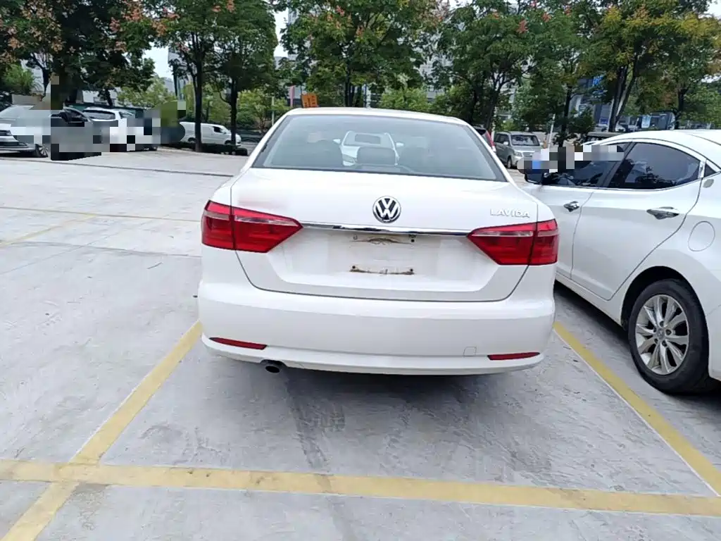 Volkswagen Lavida — миниатюра 6