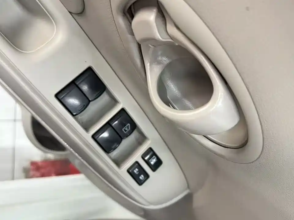 Nissan Sunny — миниатюра 15