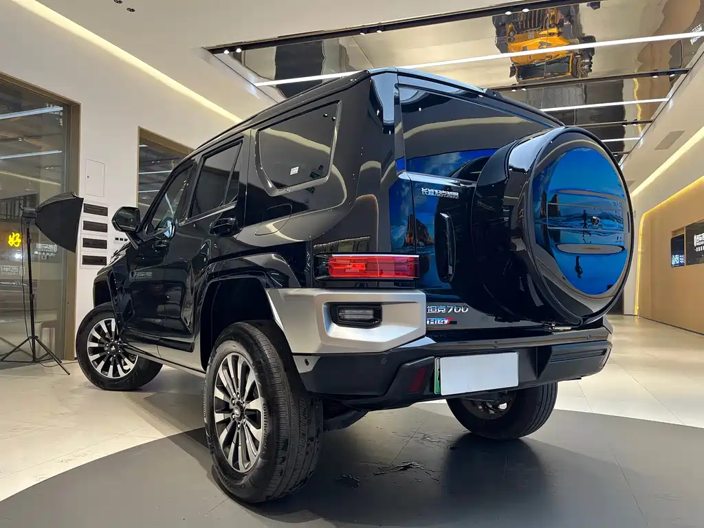 TANK TANK 700 NEW ENERGY