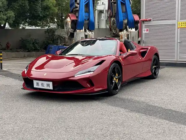FERRARI F8