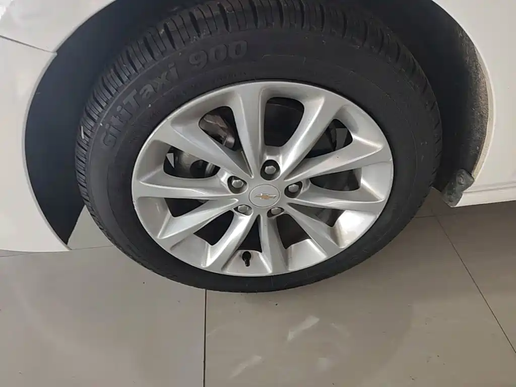 Chevrolet Cruze — миниатюра 23