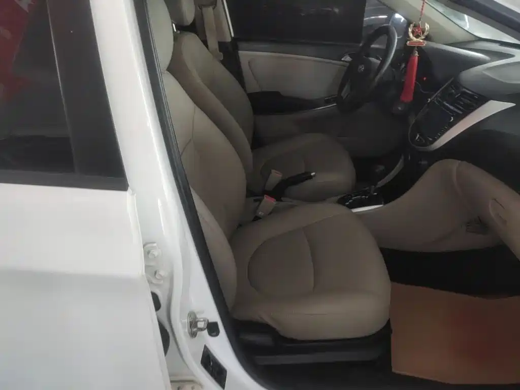 Hyundai Verna — миниатюра 25