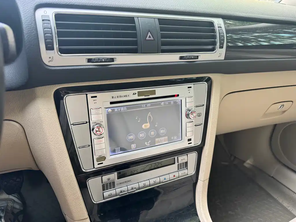 Volkswagen Passat Lingyu — миниатюра 8