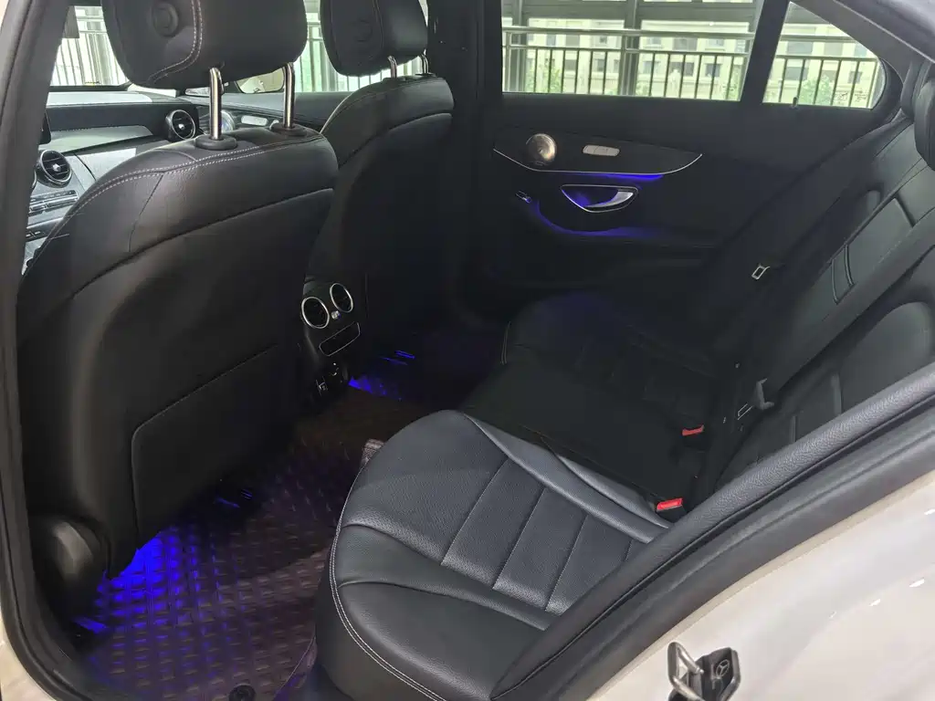 Mercedes-Benz C-Class — миниатюра 15