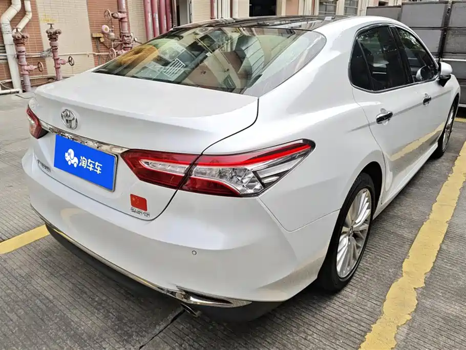 TOYOTA CAMRY