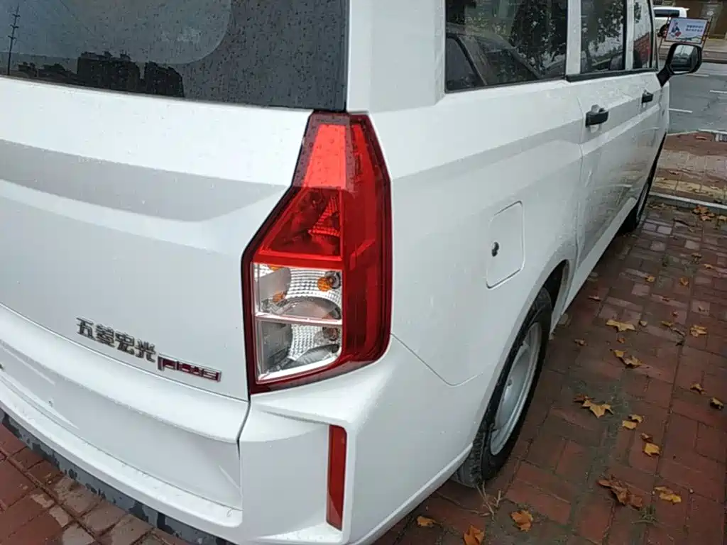 Wuling Hongguang PLUS — миниатюра 8