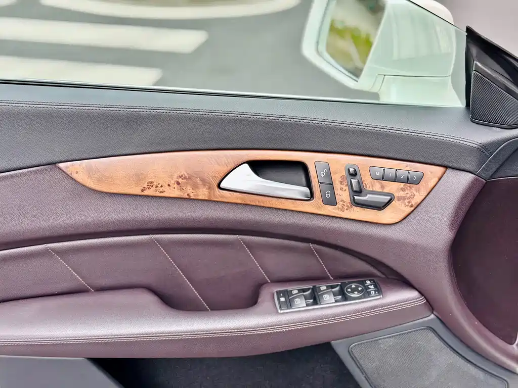 Mercedes-Benz CLS — миниатюра 22