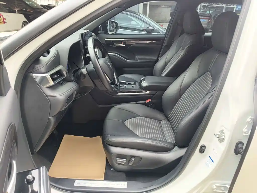 Toyota Crown Kluger — миниатюра 15
