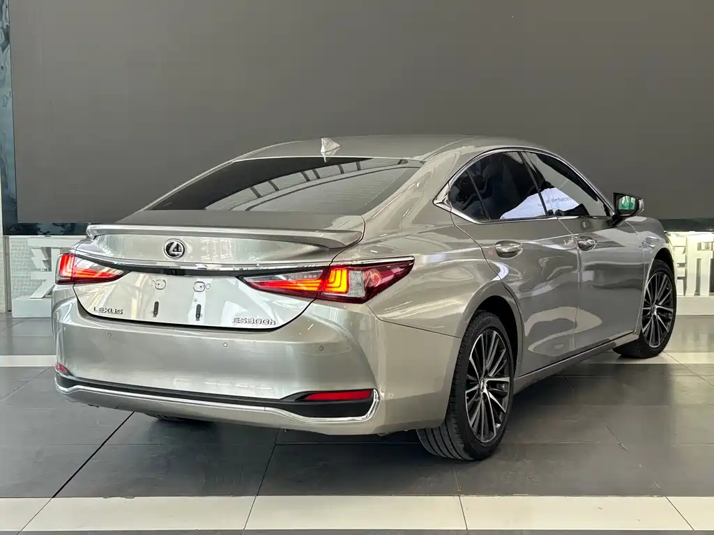 Lexus ES — миниатюра 4