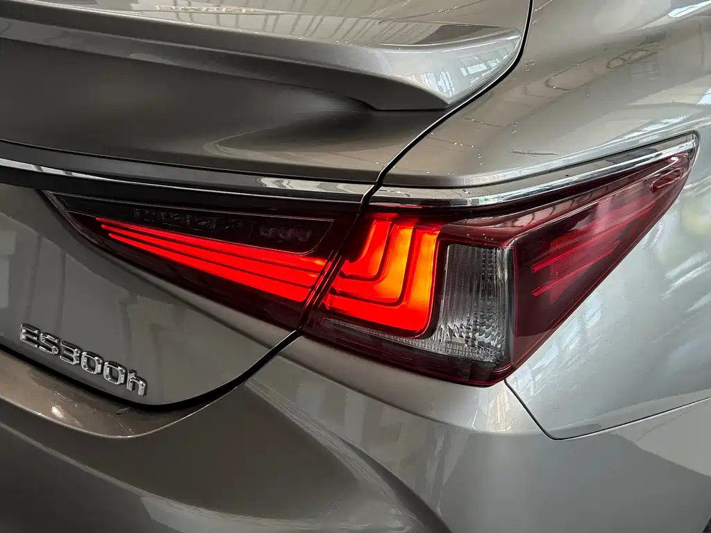 Lexus ES — миниатюра 20