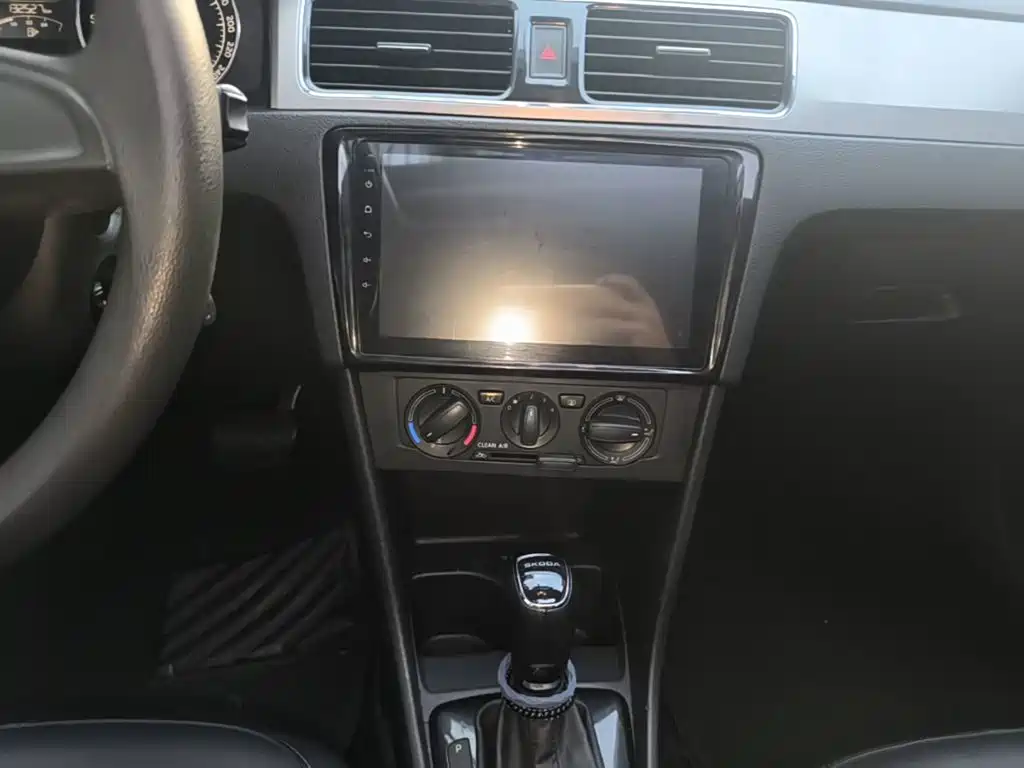 Skoda Rapid Spaceback — миниатюра 13