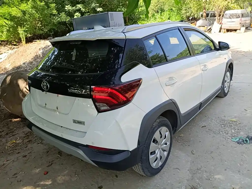 Toyota Yaris L — миниатюра 7
