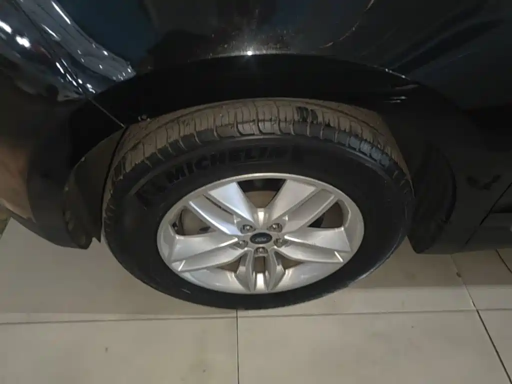 Ford Edge — миниатюра 23