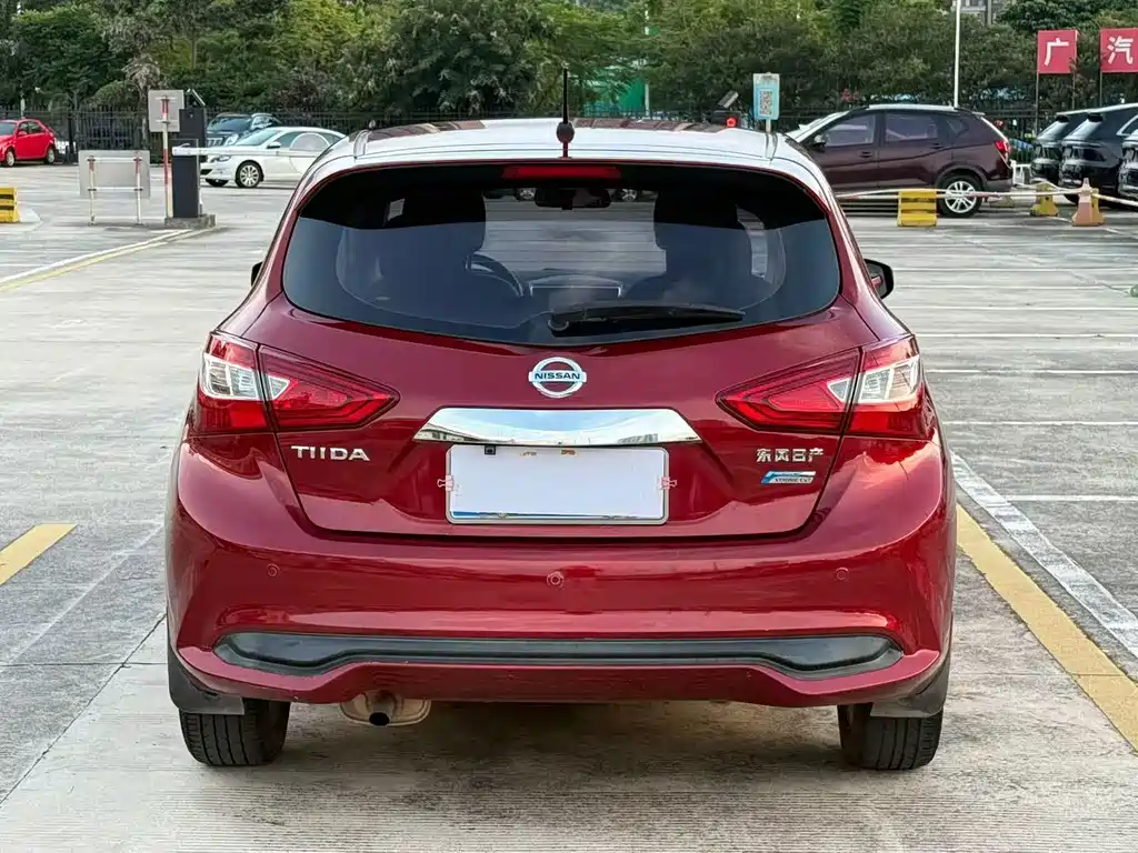 Nissan Tiida — миниатюра 8