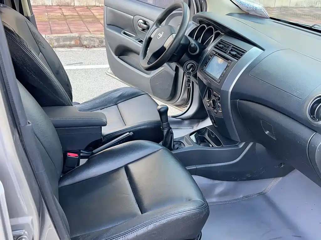 Nissan Livina — миниатюра 9