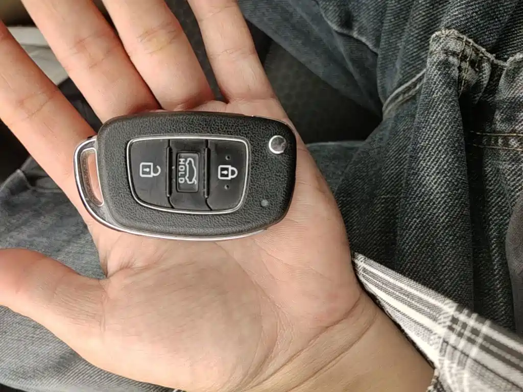 Hyundai Elantra — миниатюра 9