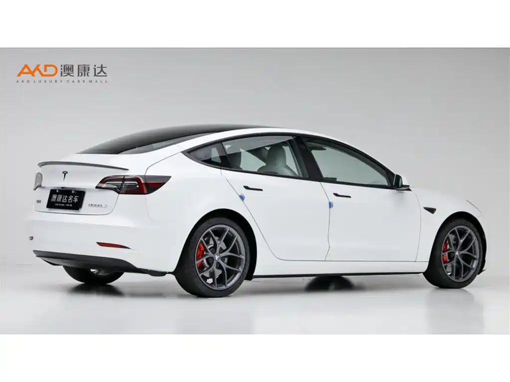 Tesla Model 3 — миниатюра 3
