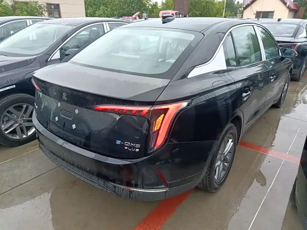 Hongqi E-QM5 2025 610km PLUS
