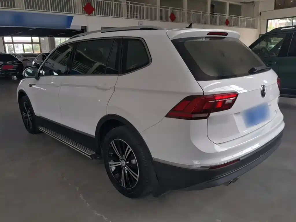 Volkswagen Tiguan L — миниатюра 5
