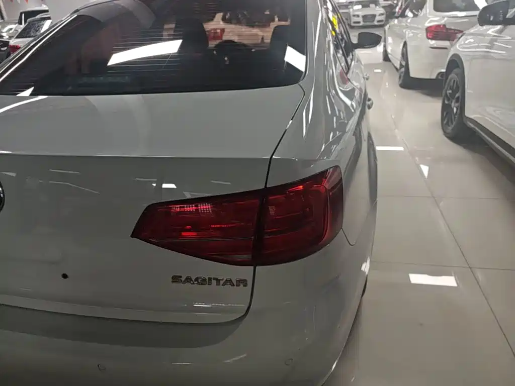 Volkswagen Sagitar — миниатюра 8