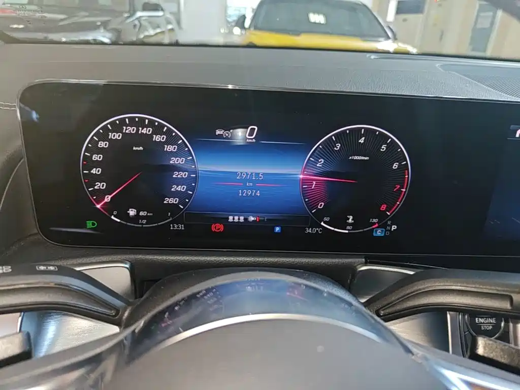 Mercedes-Benz GLB — миниатюра 12