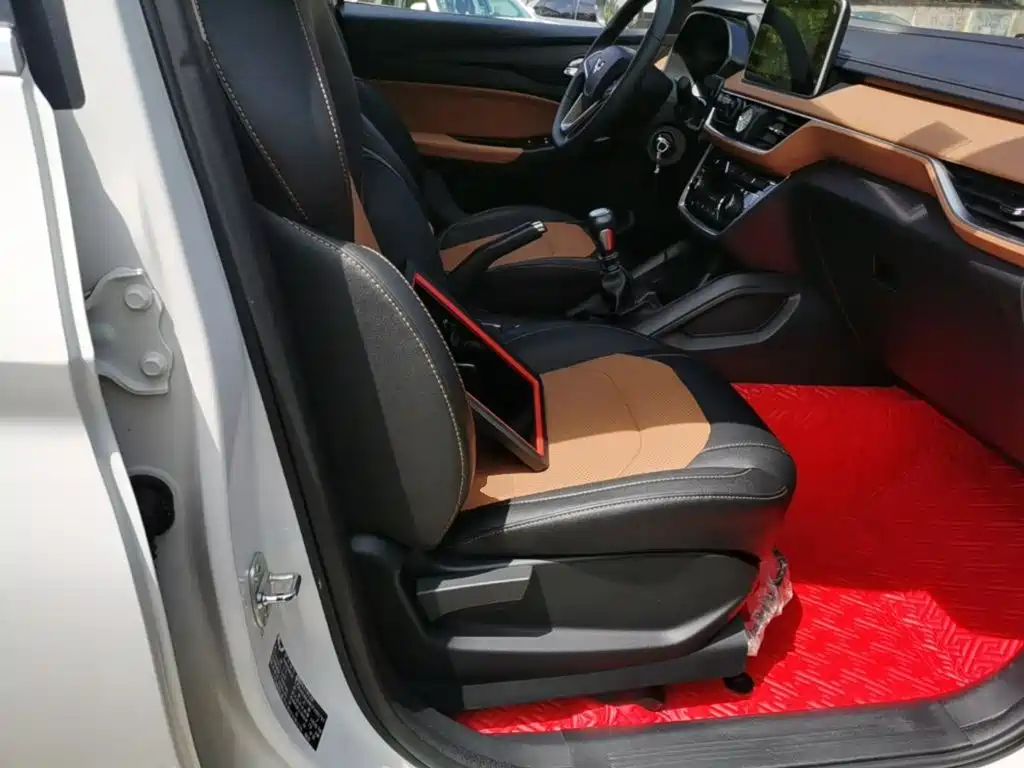 Wuling Hongguang S3 — миниатюра 25