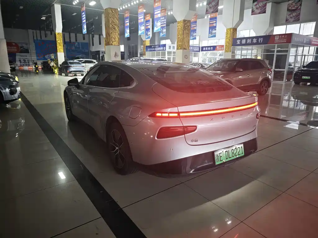 XPeng P7 — миниатюра 4