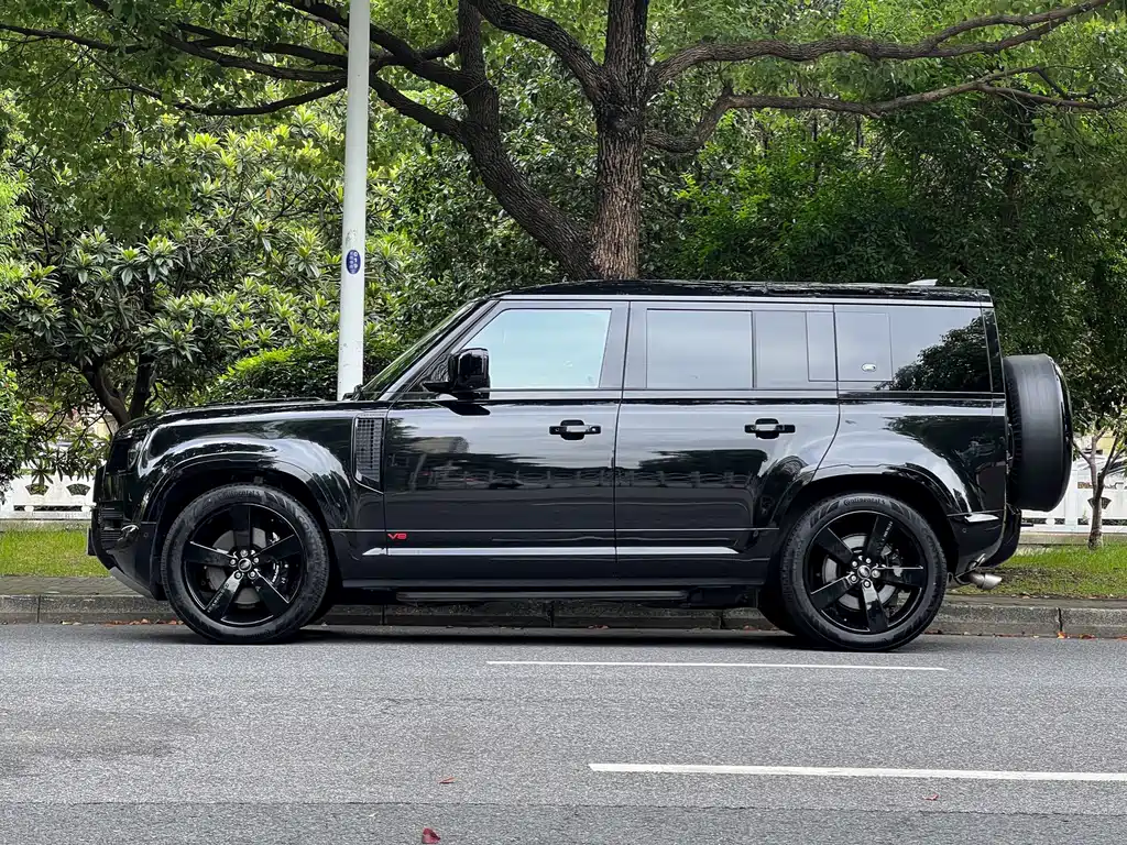 Land Rover Defender — миниатюра 4