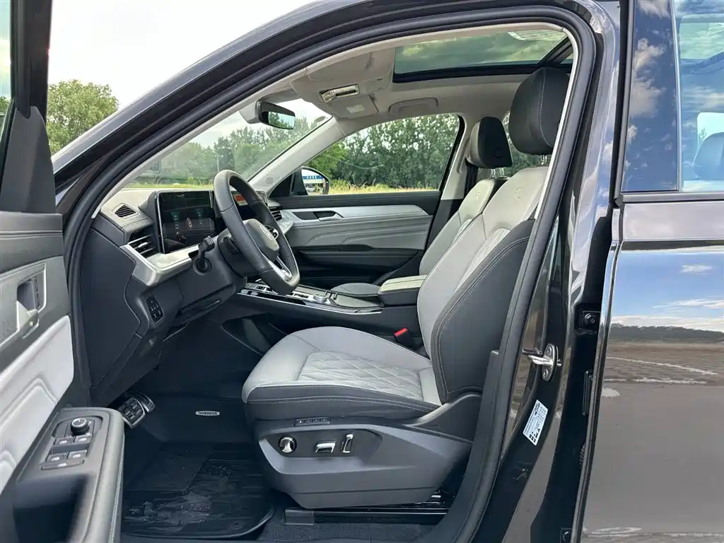 Volkswagen Tavendor 2024 380TSI R-Line