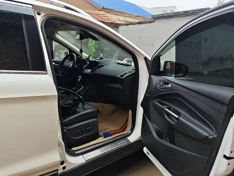 Ford Kuga — миниатюра 8