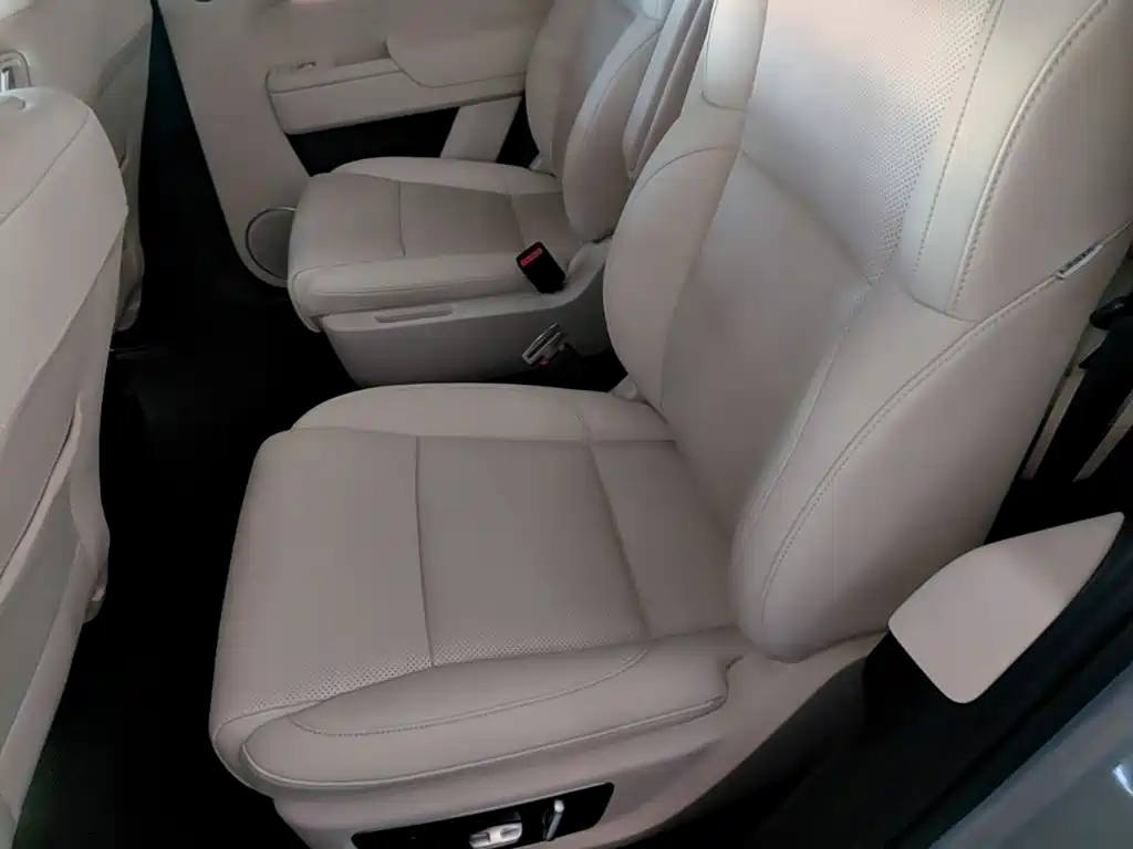 Li Auto Li L8 — миниатюра 17