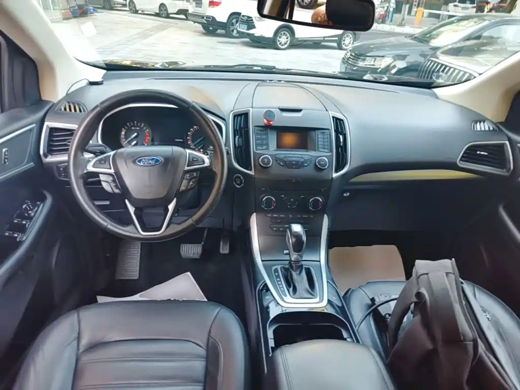 Ford Edge — миниатюра 10