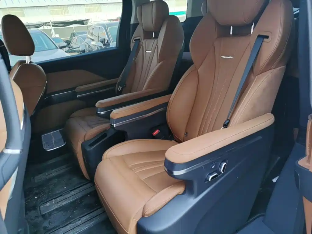 Hongqi Hongqi HQ9 PHEV — миниатюра 17