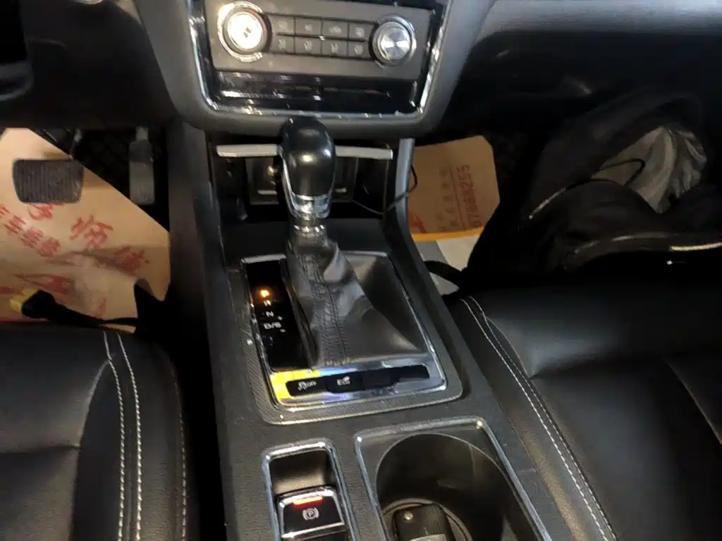 Roewe i6 Classic — миниатюра 14
