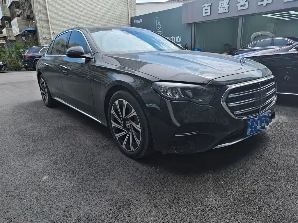 Mercedes-Benz E-Class — миниатюра 3