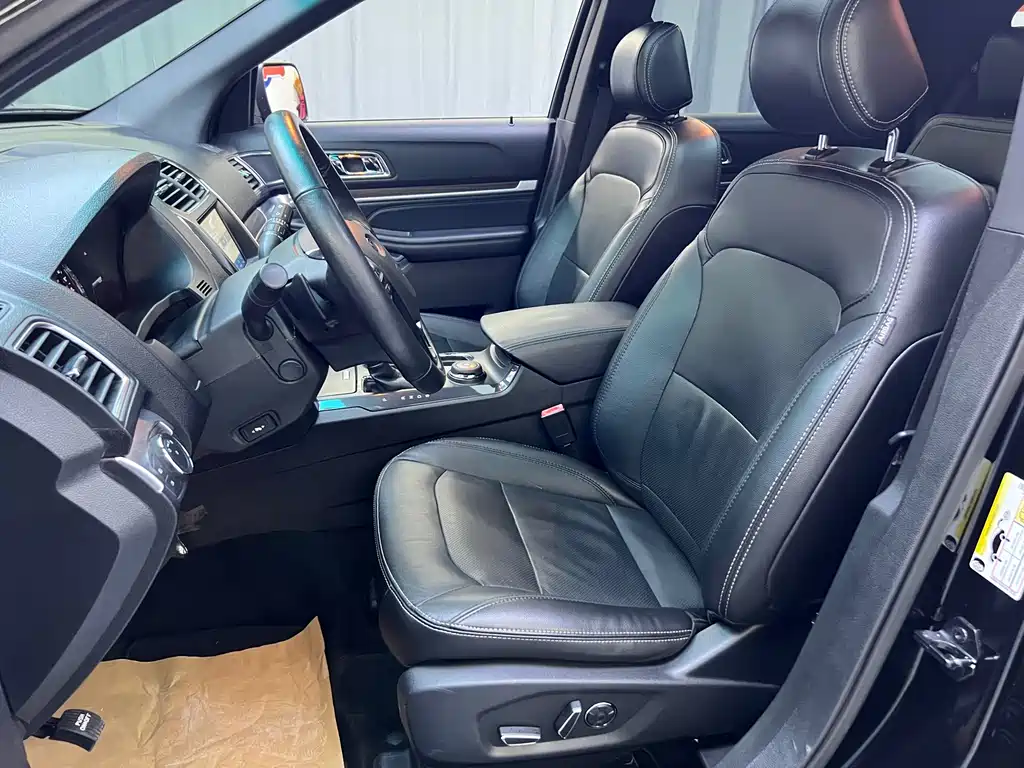 Ford Explorer (Import) — миниатюра 11