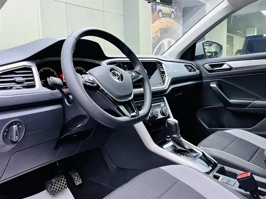 VOLKSWAGEN T ROC EXPLORING SONGS