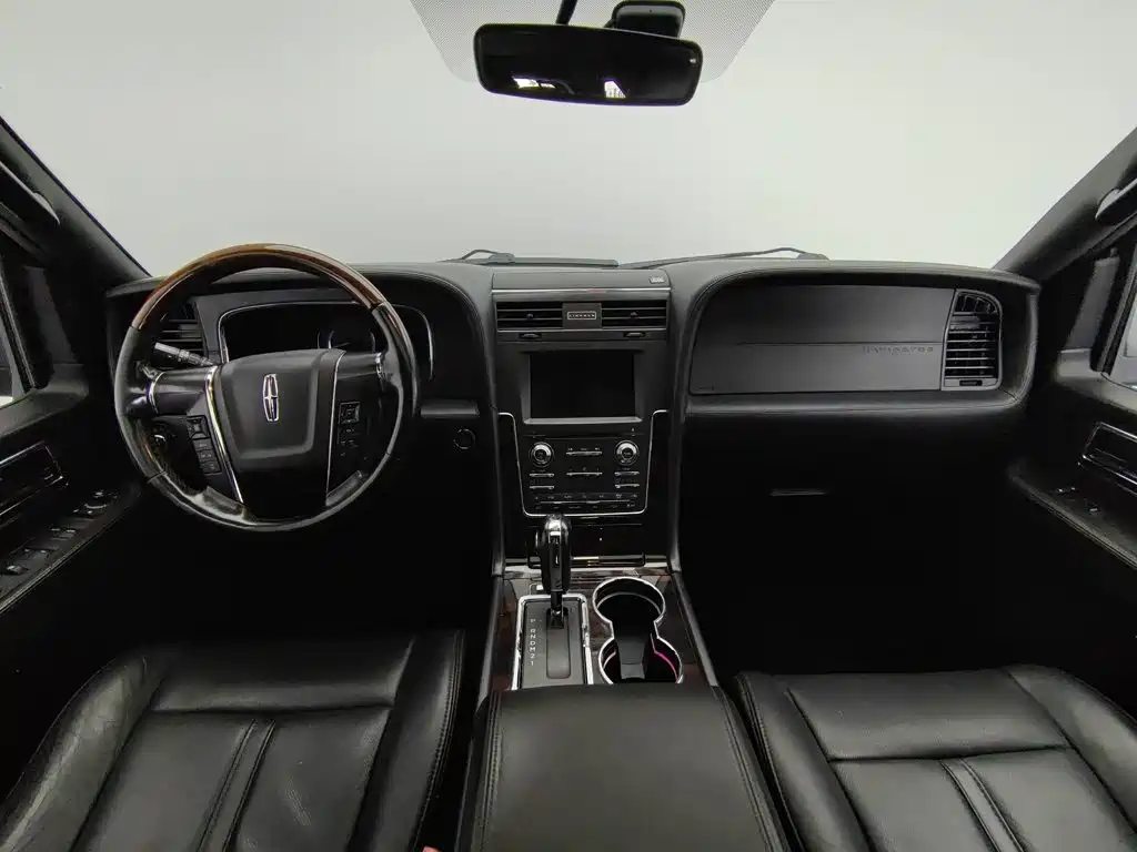 Lincoln Navigator — миниатюра 5
